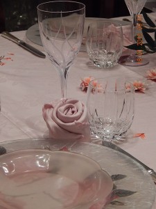 come apparecchiare la tavola per l'anniversario