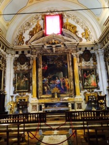 Altare principale dedicato a San Raimondo da Peñafort