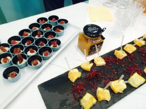 spuma di mozzarella all'Elicriso e prosciutto di tonno