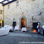 Il chiostro con ristorante del Castello di Spaltenna