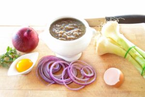 ingredienti della zuppa di cipolle toscana