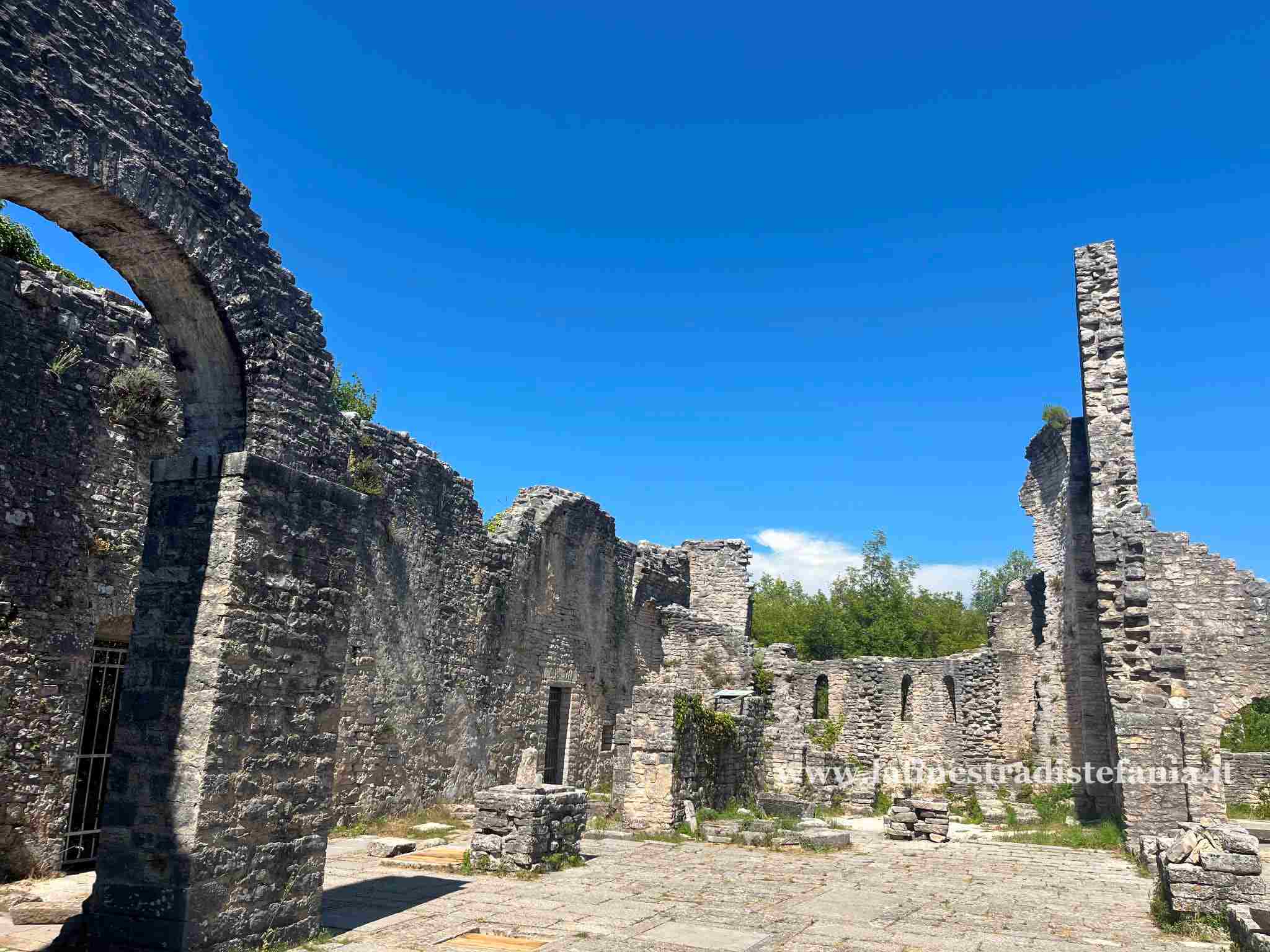 quali sono i borghi fantasma più belli da visitare in Italia e Europa