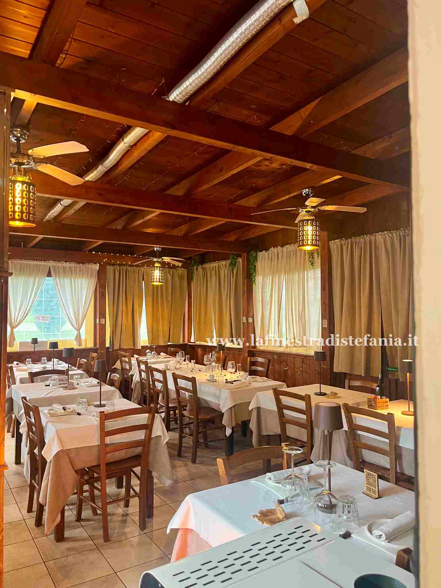 come arredare un chiosco in legno